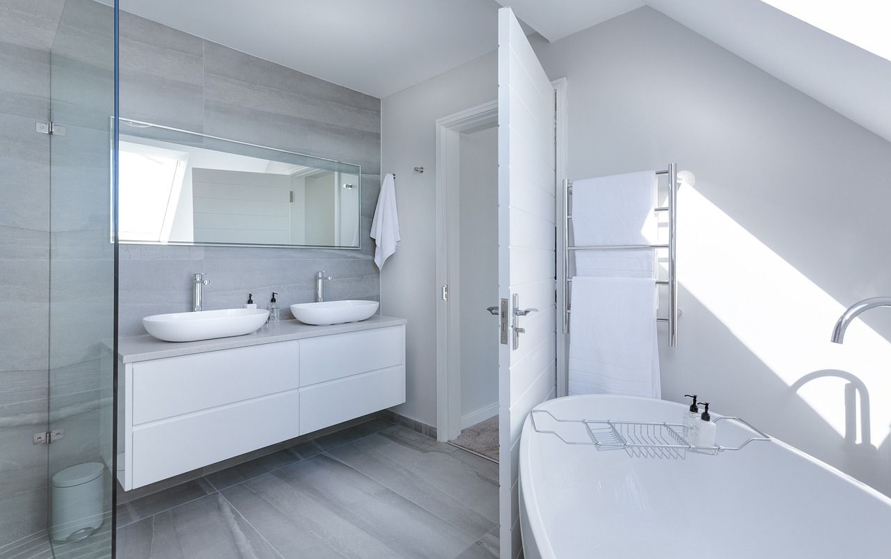 Organise bathroom no bathtubs