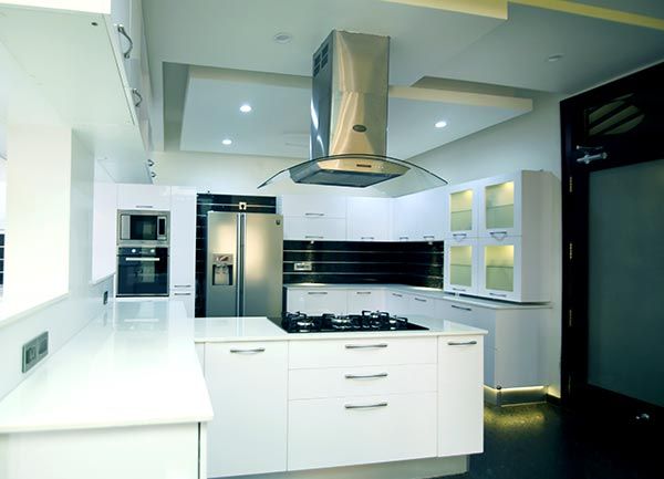 peninsula modular kitchen in Kochi, Kerala by lemon