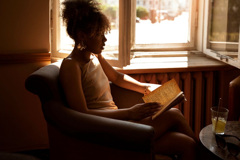 reading nook window lighting